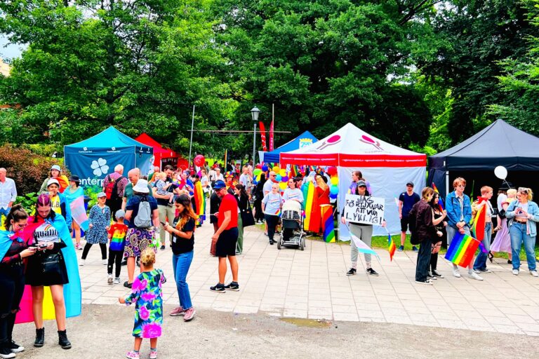 Foto på Regnbågsparken från Västerås Pridefestival 2022